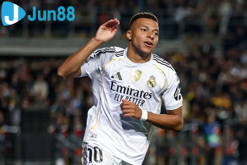 Real Madrid đang theo sát tình hình chấn thương của Mbappe. Ảnh: CLB